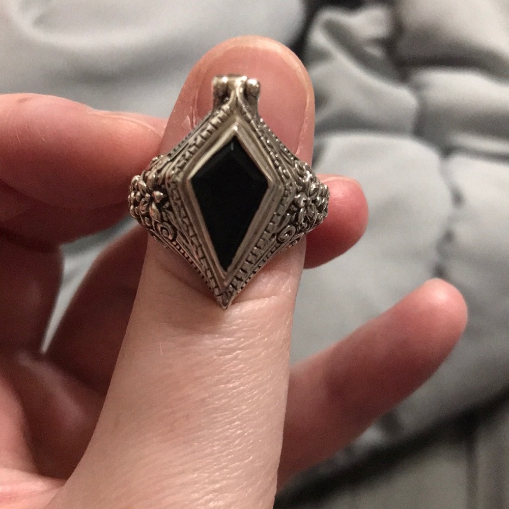 Etah Love ring
